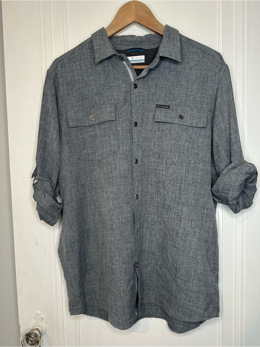 Columbia Men's Gray Button-Down Casual Shirt